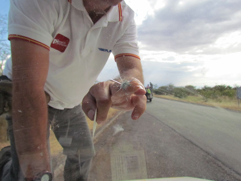 ya nos han vuelto a rompwer la luna